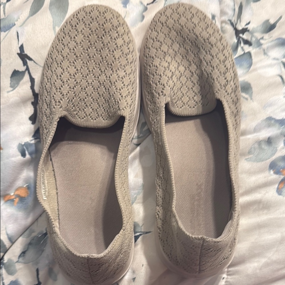 Women's Slip-On Shoes in Gray